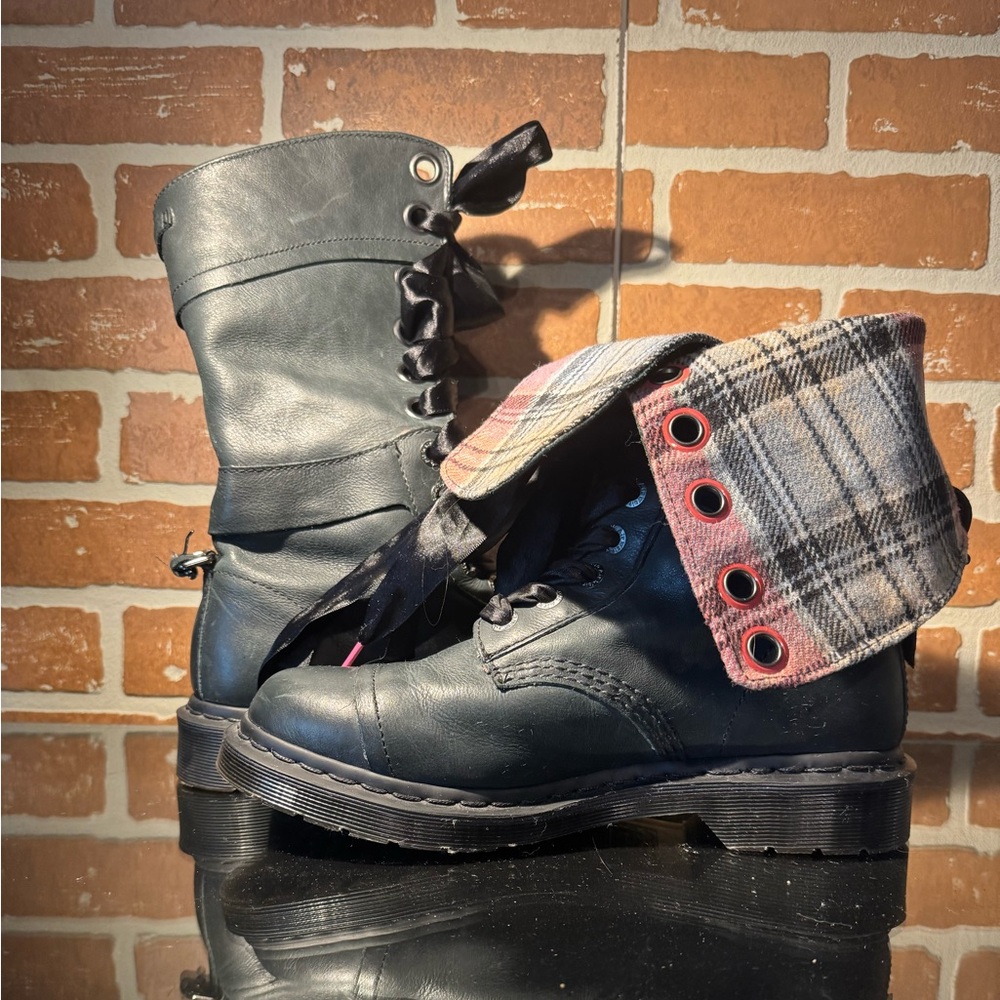 Dr. Martens Green Triumph Boots